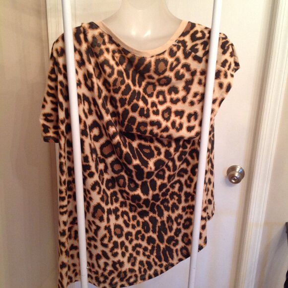 Vintage 2012 Sanrio Hello Kitty Hi Lo Leopard Slouchy T-Shirt Top 3X - Picture 3 of 8